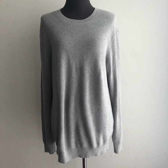 Uniqlo Sweaters - UNI QLO sz M cute knit sweater